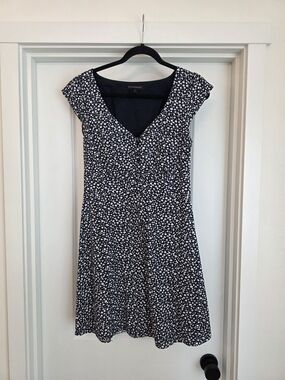 Banana Republic Navy with White Floral V-Neck Midi Dress